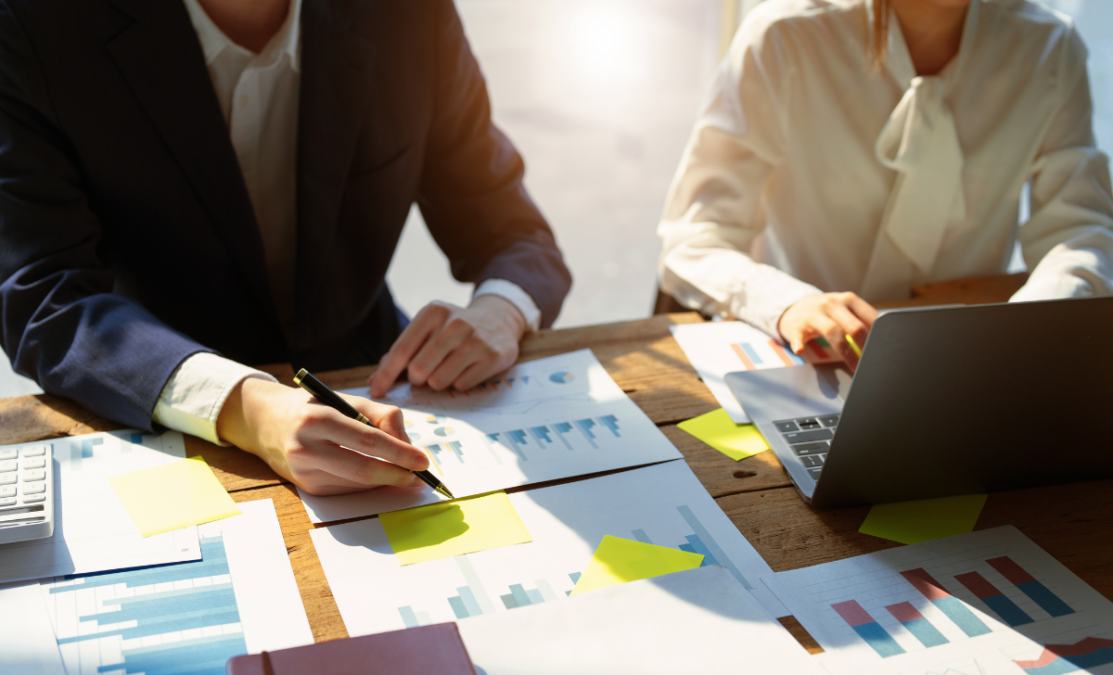 The Role of Legal & Regulatory Consulting in Business Growth & Risk Mitigation